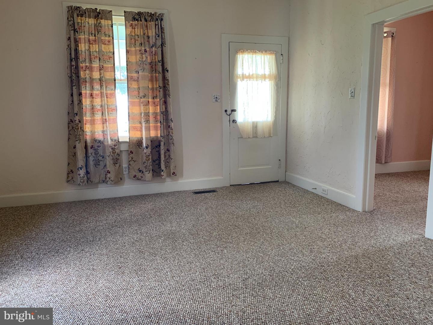 16920 N Main St Property Photo 15
