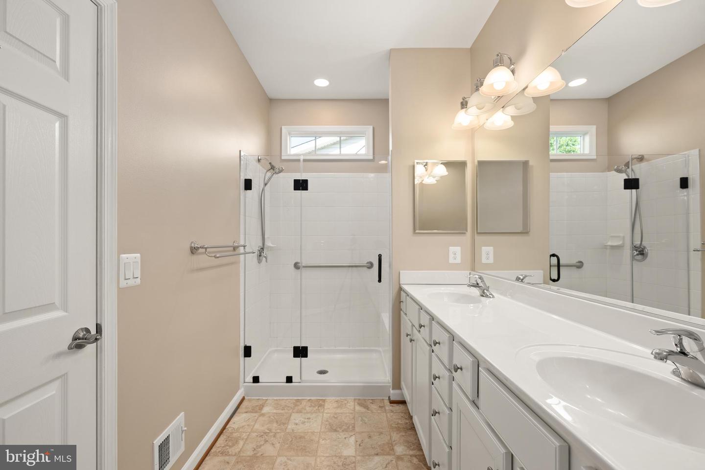 1 Harlequin Loop Property Photo 7