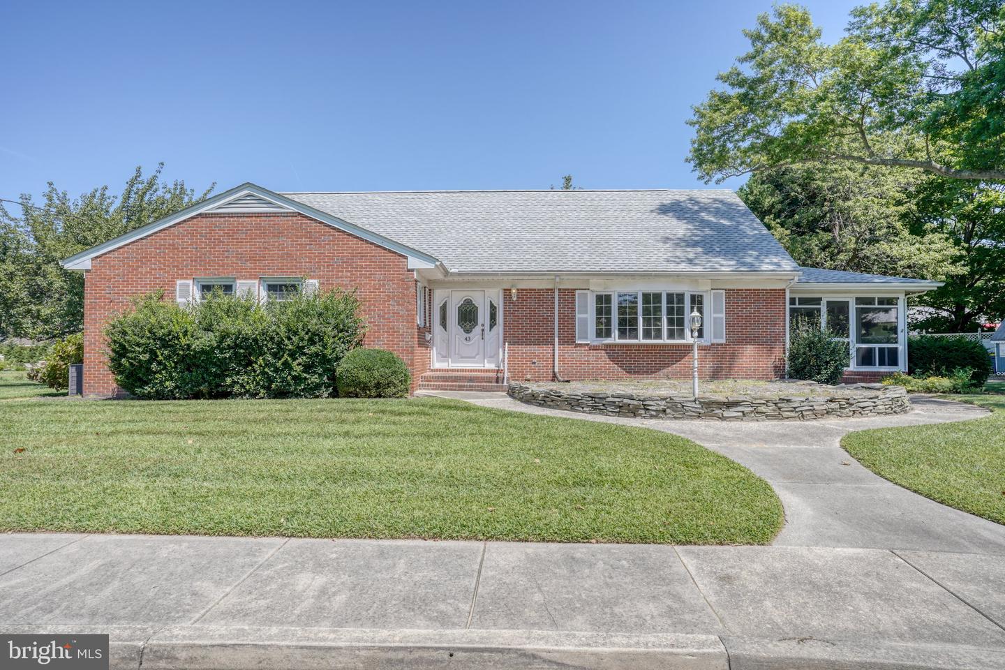 43 Devries Cir Property Photo 1