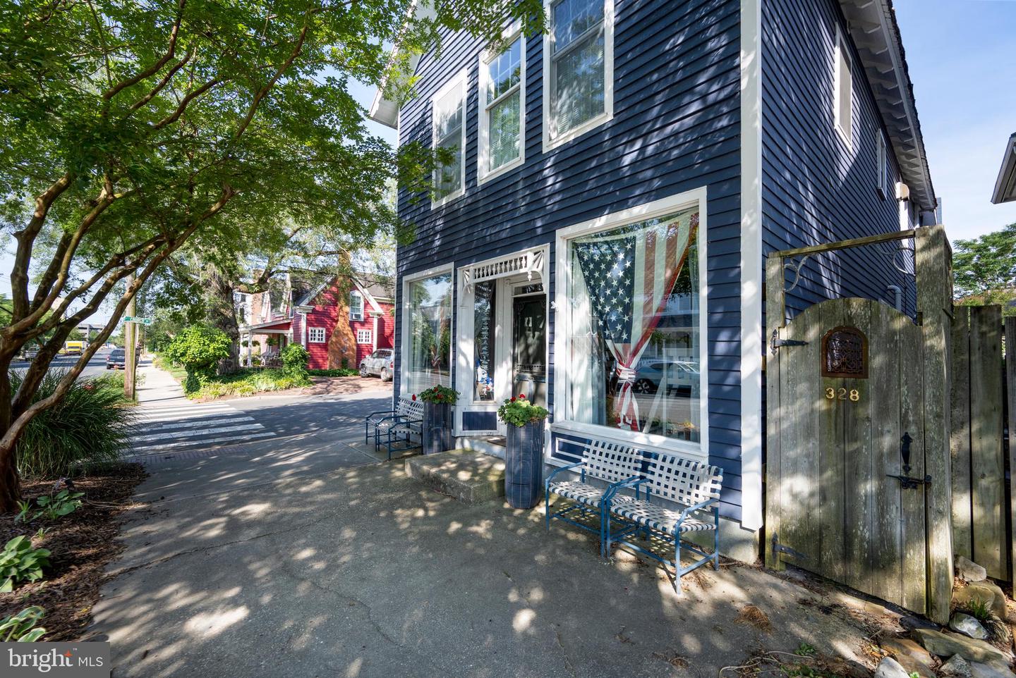 328 Market St Property Photo 3