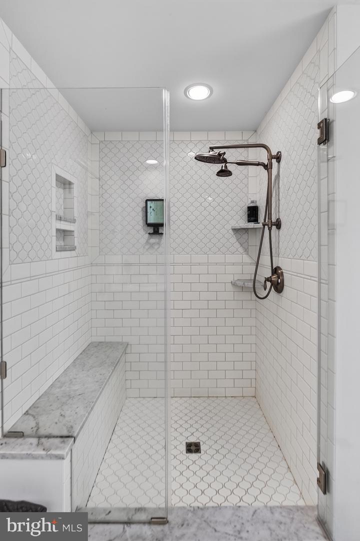 6 Wellington Pl Property Photo 47