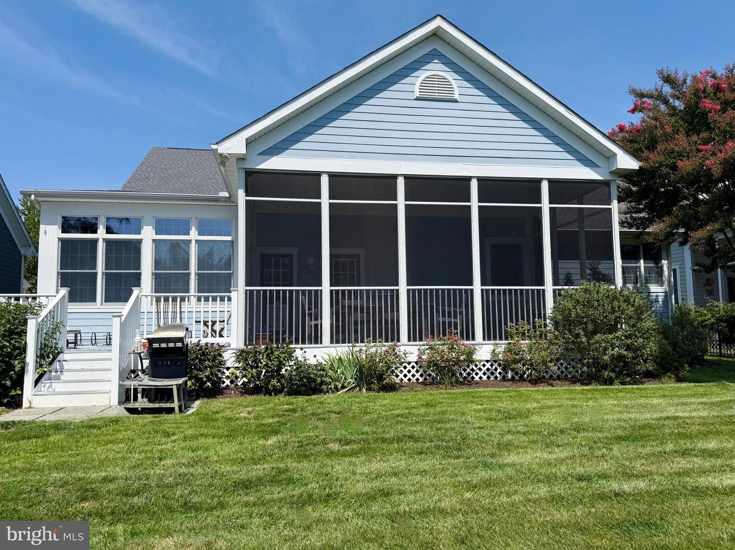 25 Sycamore St Property Photo 18