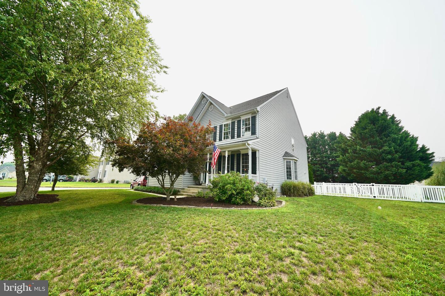 100 Beaufort Ln Property Photo 1