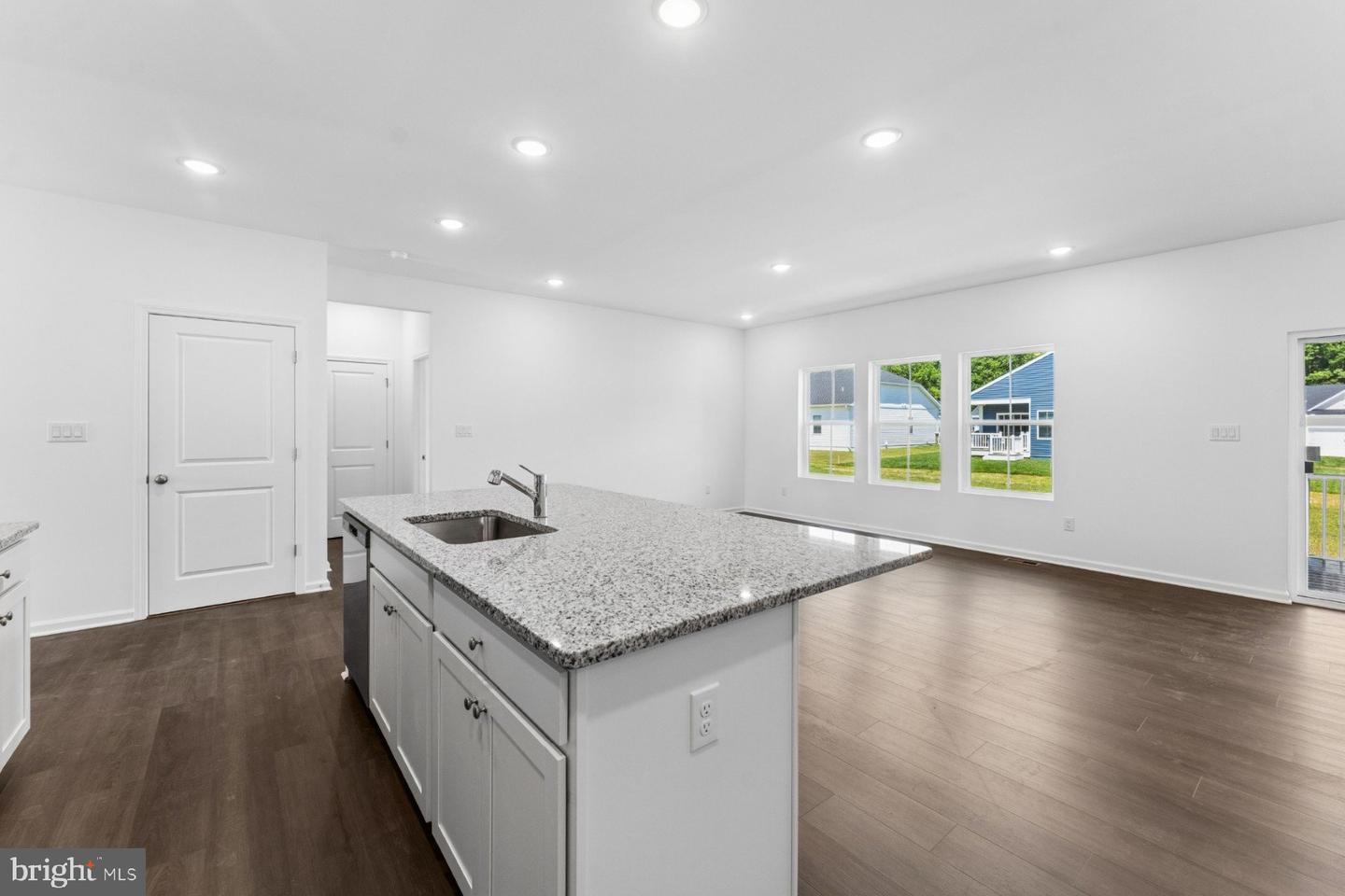 15013 Boatswain Ave Property Photo 6