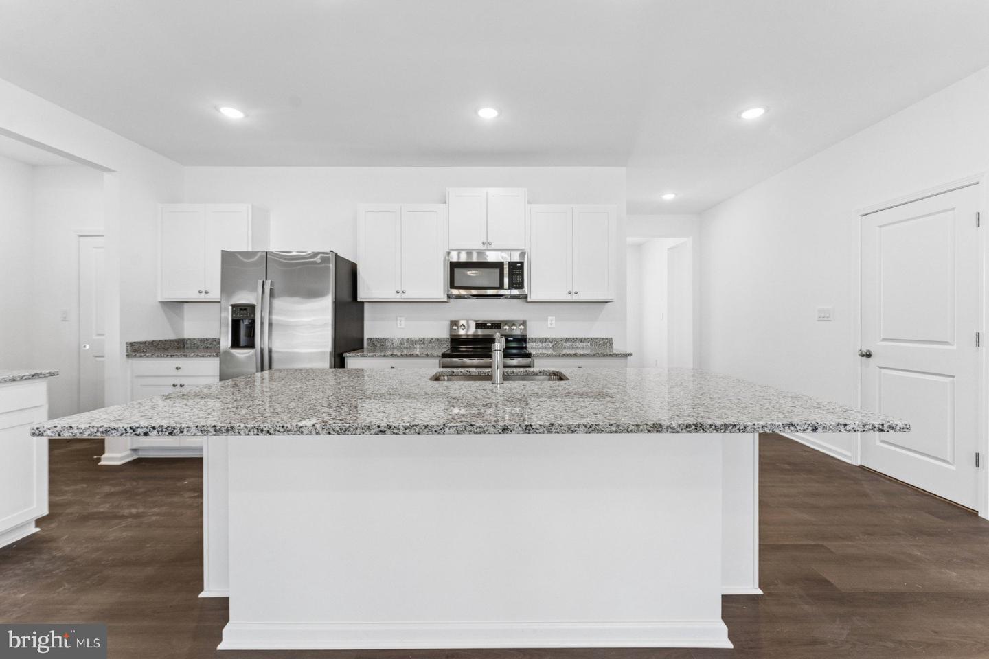 15013 Boatswain Ave Property Photo 8