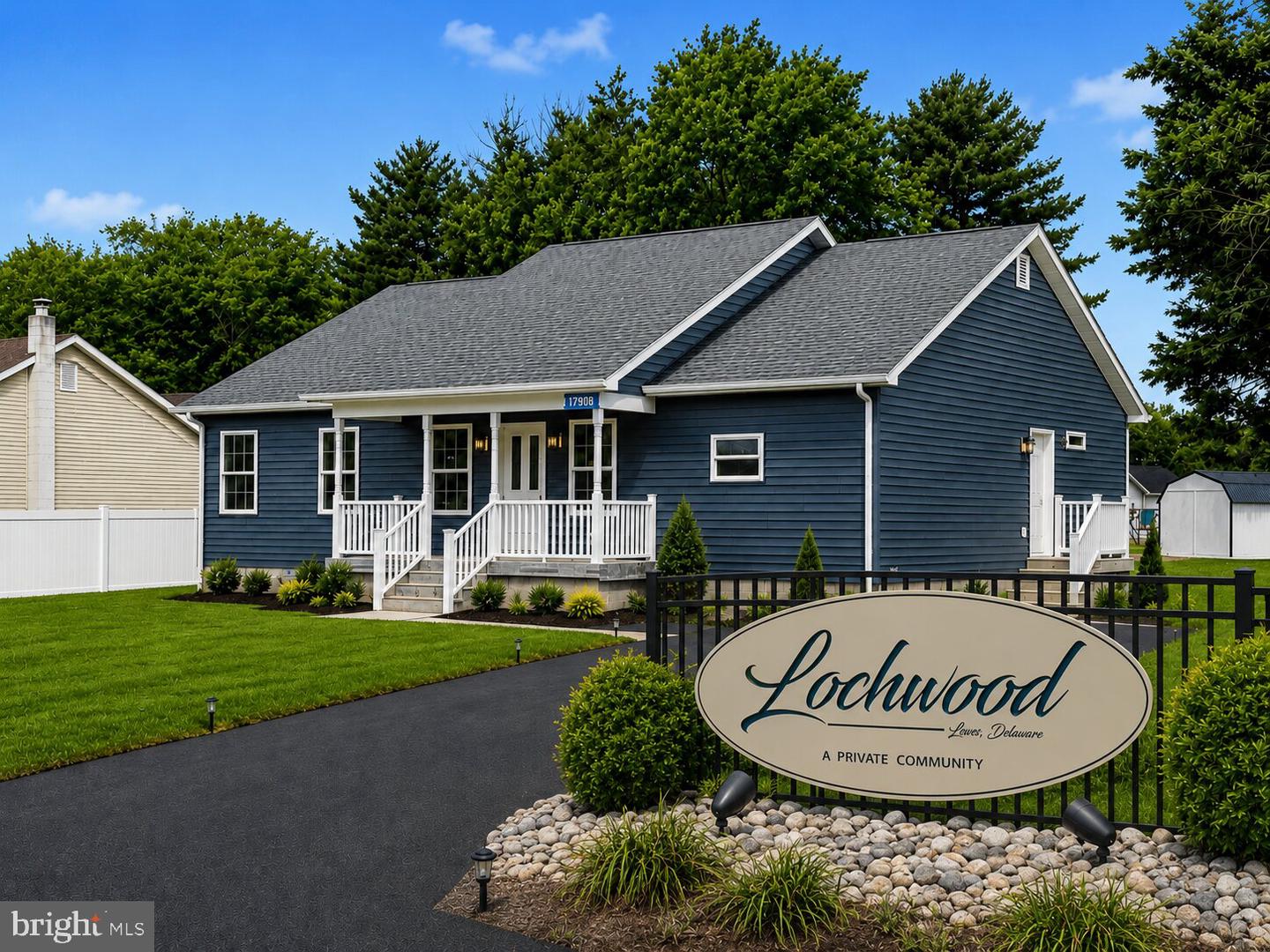 18 LAKE SHORE DR