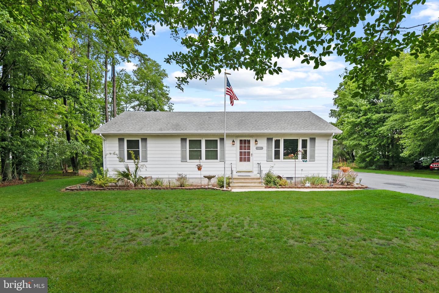 32271 Lynch Rd Property Photo 2