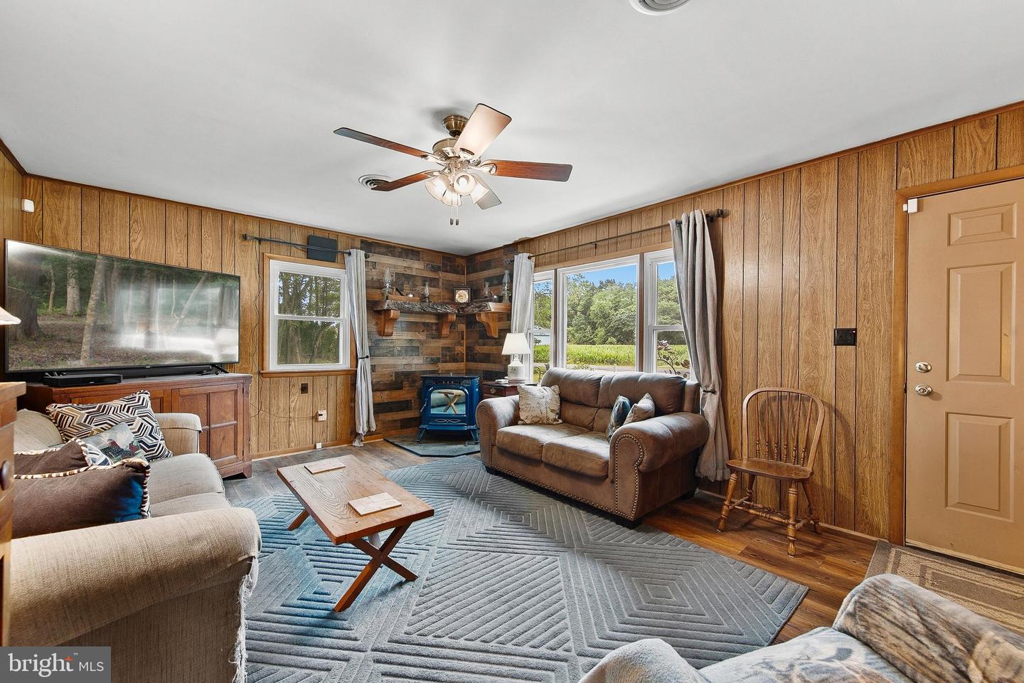 32271 Lynch Rd Property Photo 8