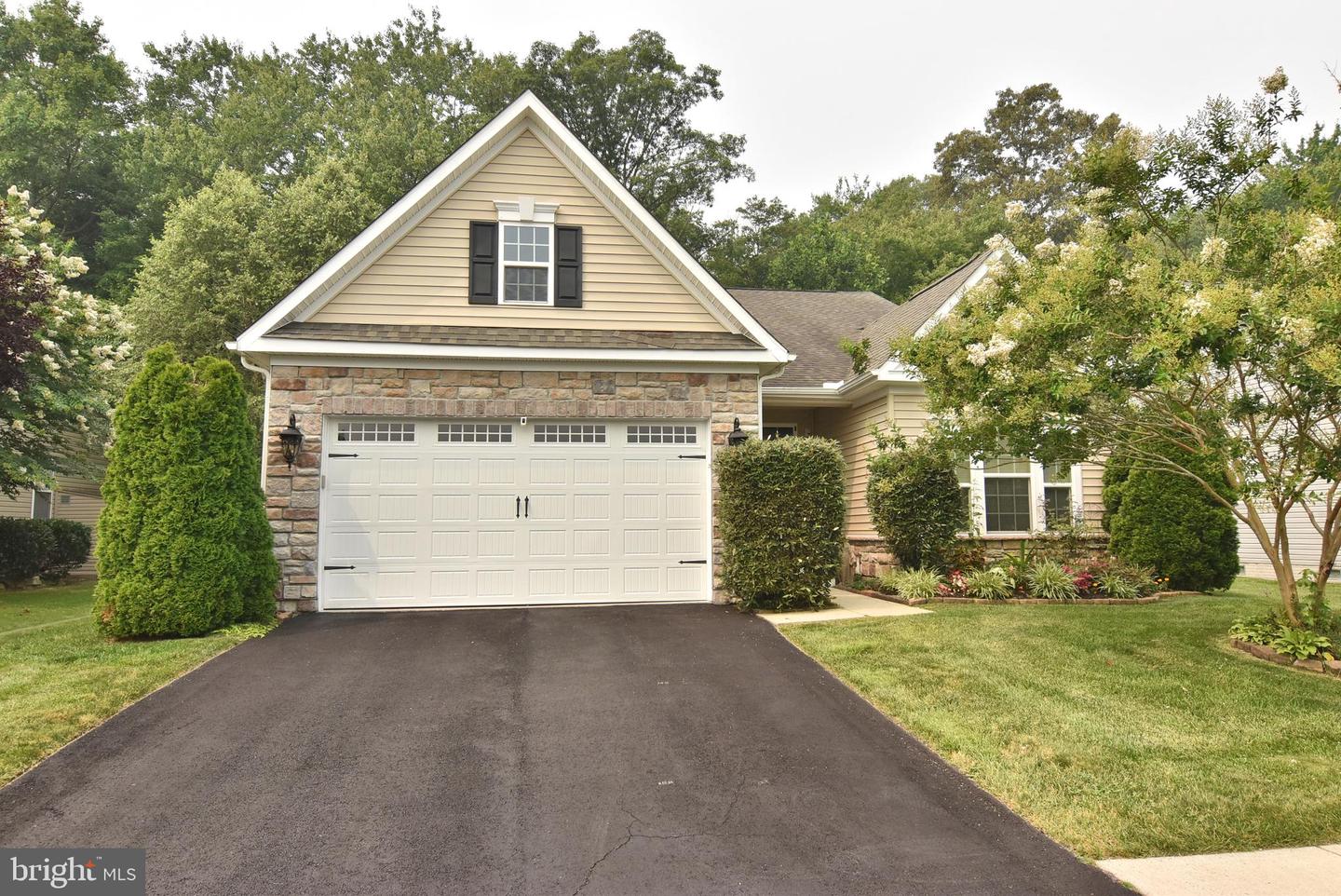 427 Tunbridge Ct Property Photo 1