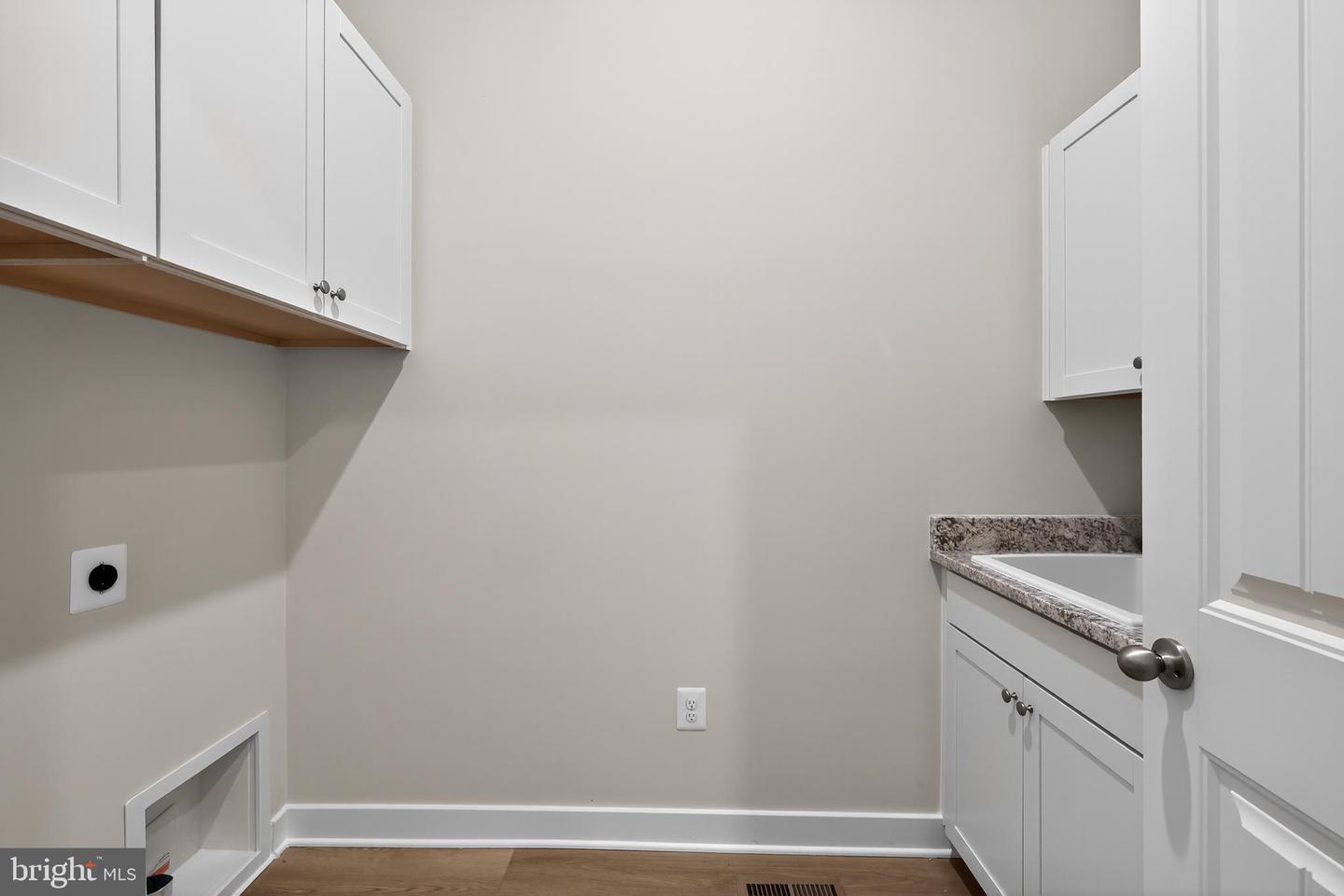 15507 Solomon Way Property Photo 3