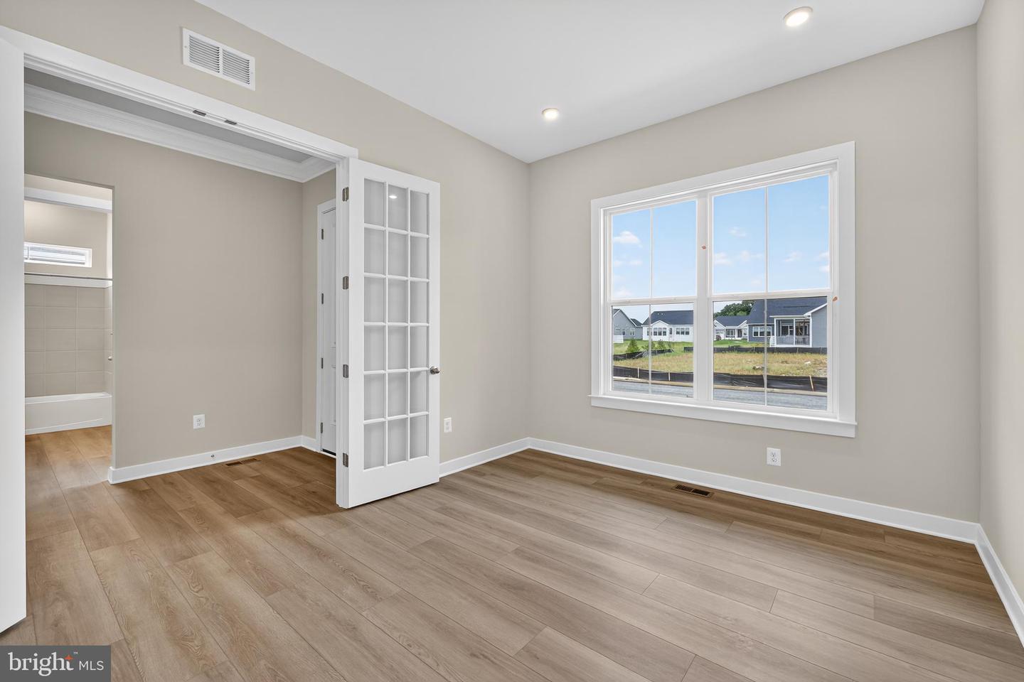 15507 Solomon Way Property Photo 4