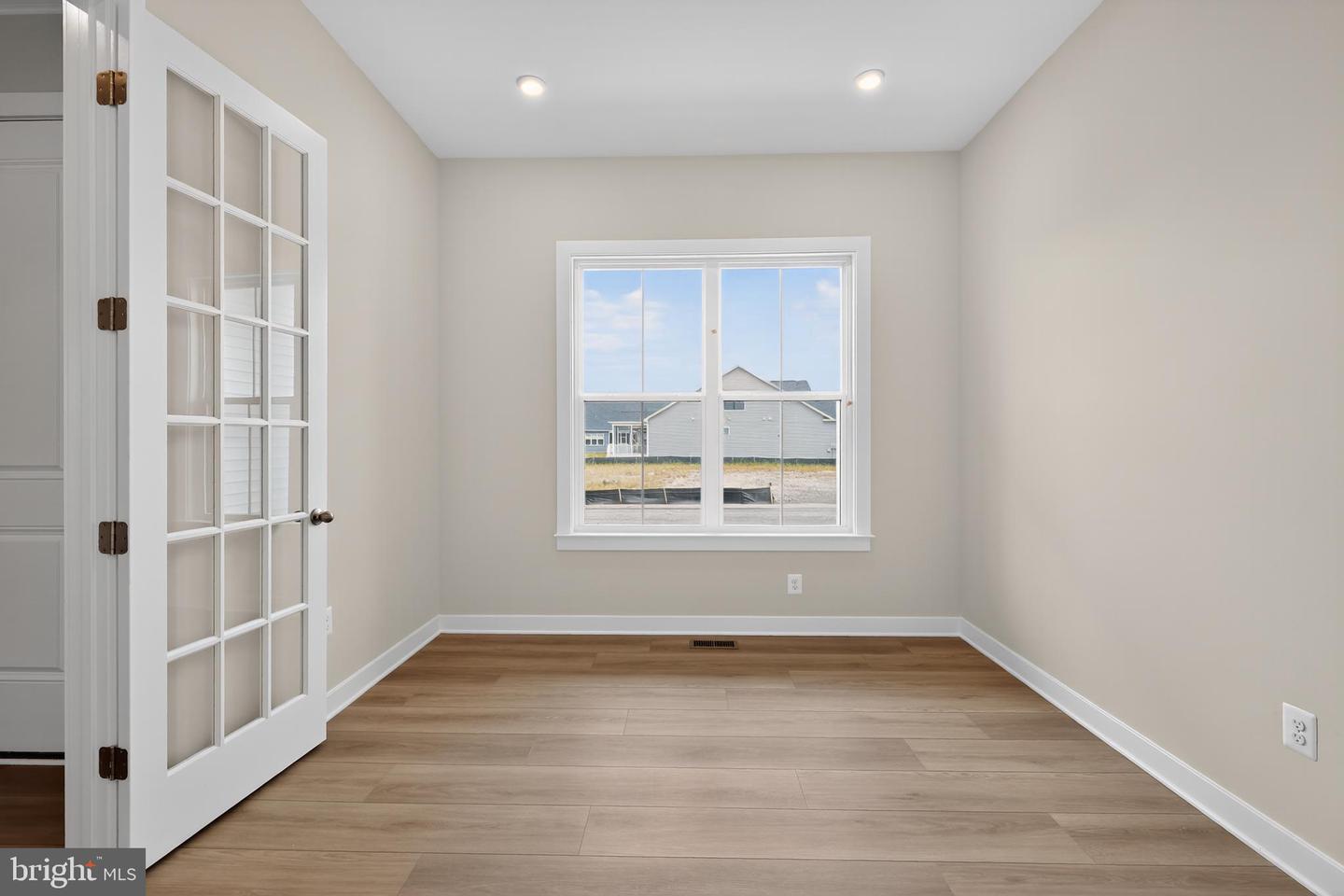 15507 Solomon Way Property Photo 5
