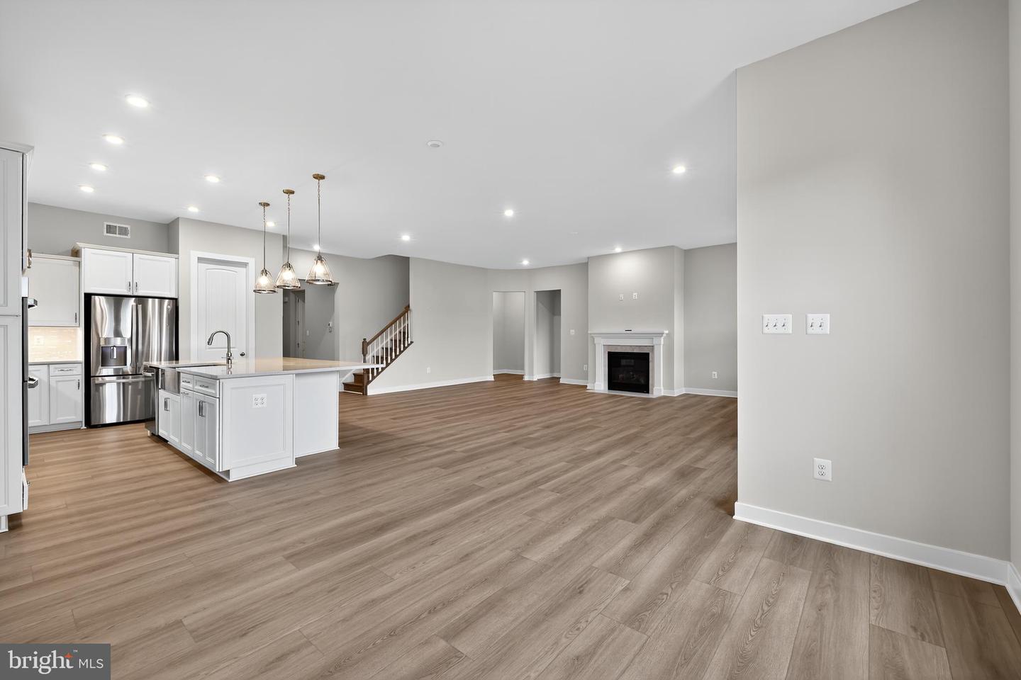 15507 Solomon Way Property Photo 8