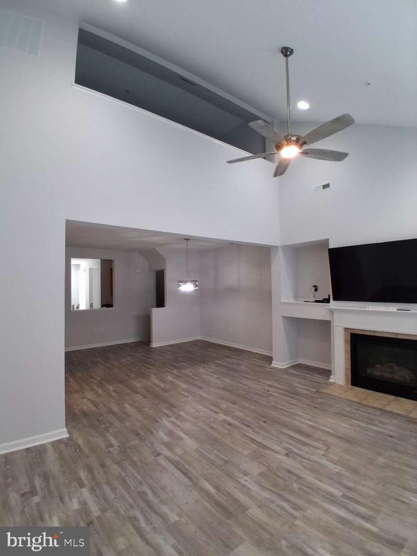 128 OCTOBER GLORY AVE #H Property Photo 1