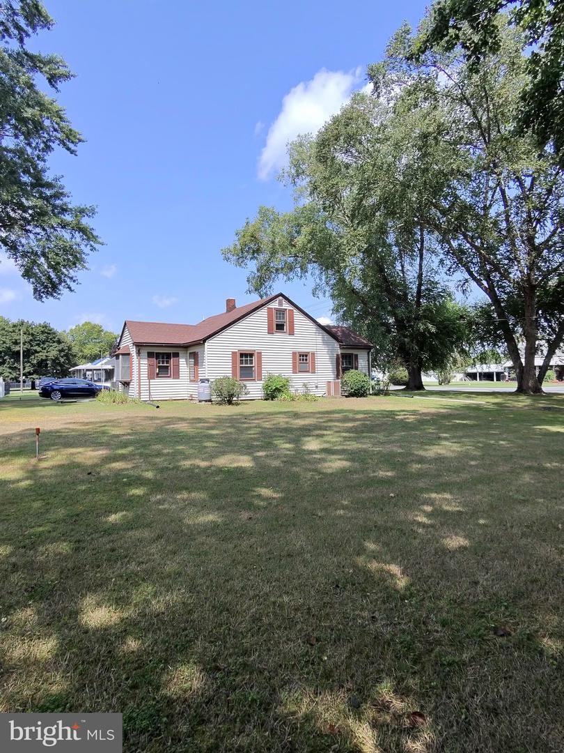 18340 JOHNSON RD Property Photo 1