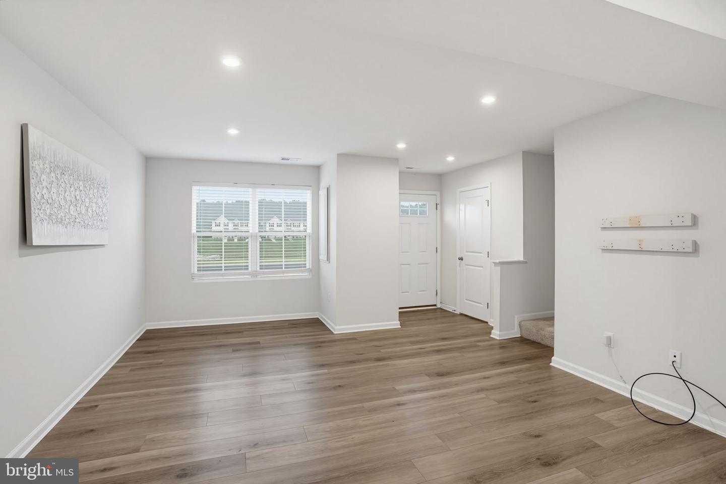 12084 Geyer Ave Property Photo 10