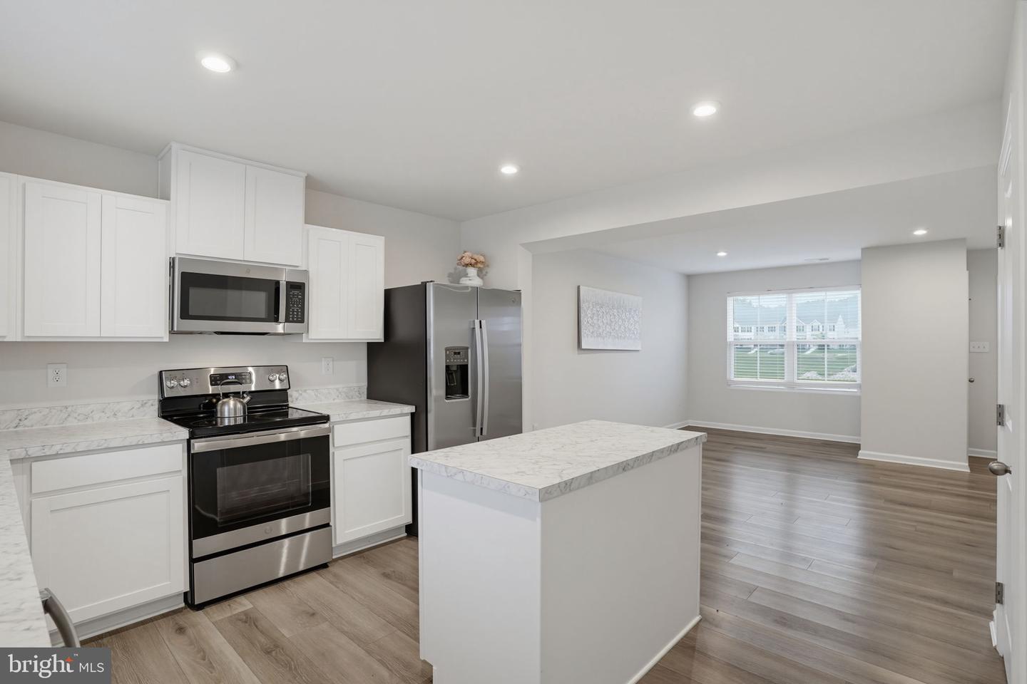 12084 Geyer Ave Property Photo 17