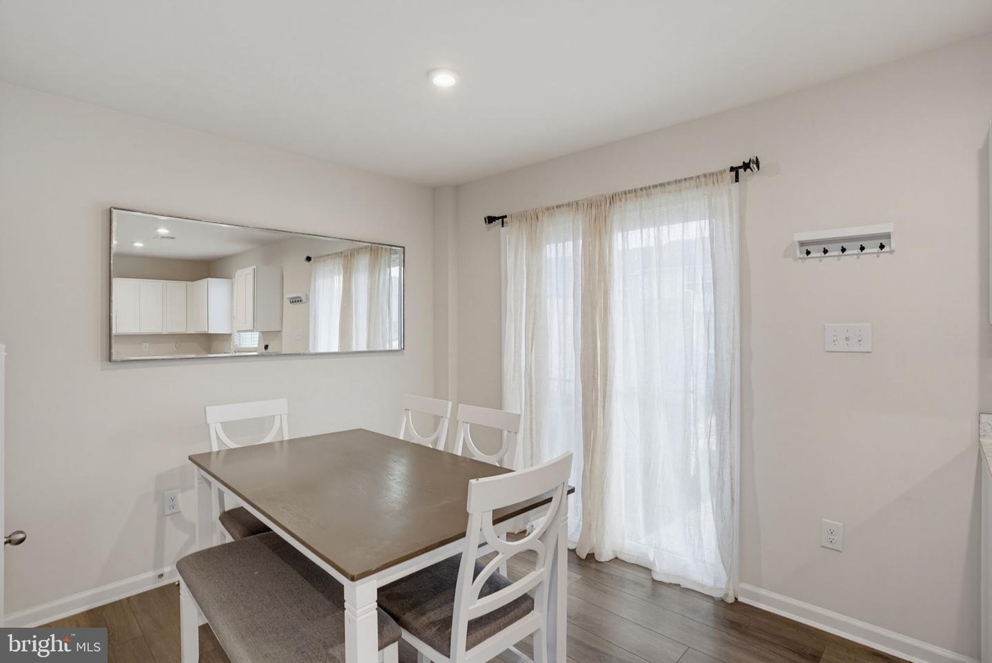 12084 Geyer Ave Property Photo 18