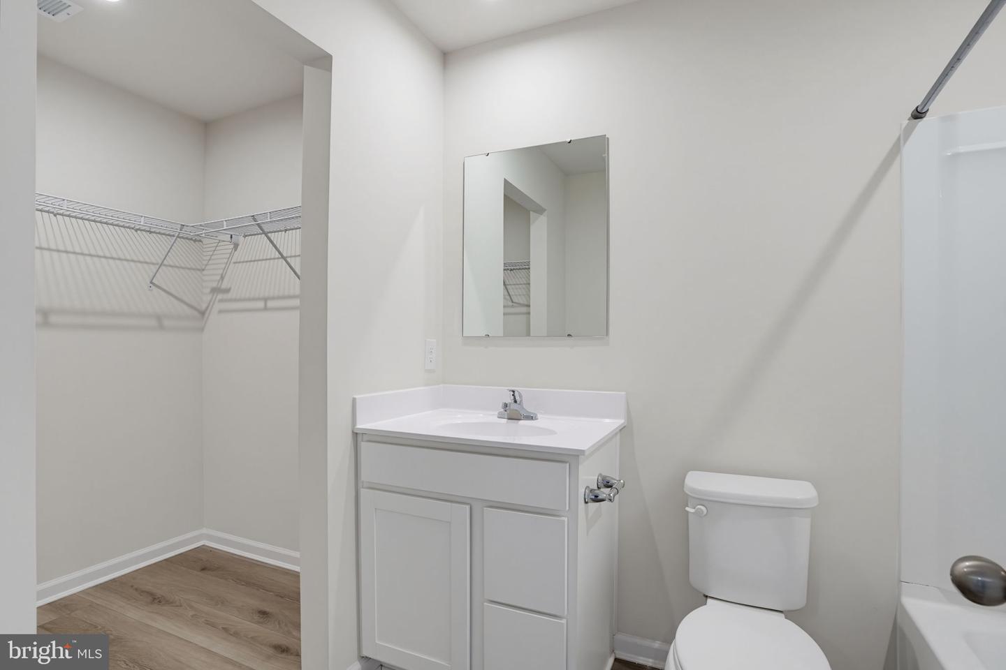 12084 Geyer Ave Property Photo 22