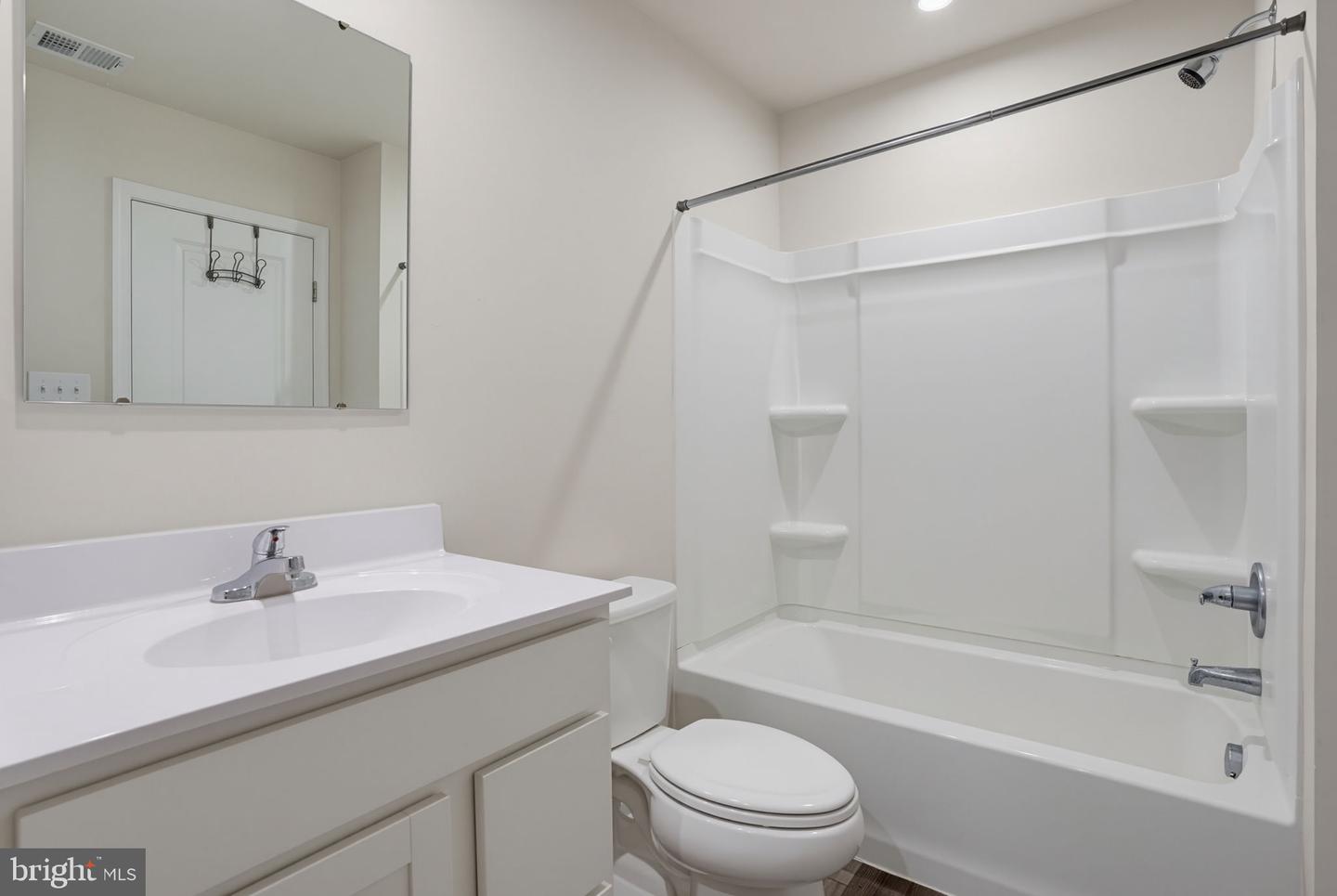 12084 Geyer Ave Property Photo 23