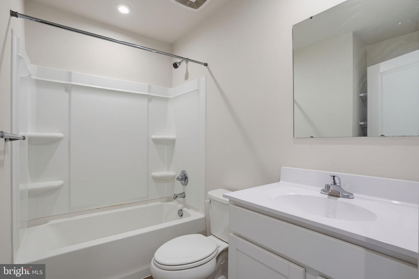 12084 Geyer Ave Property Photo 24