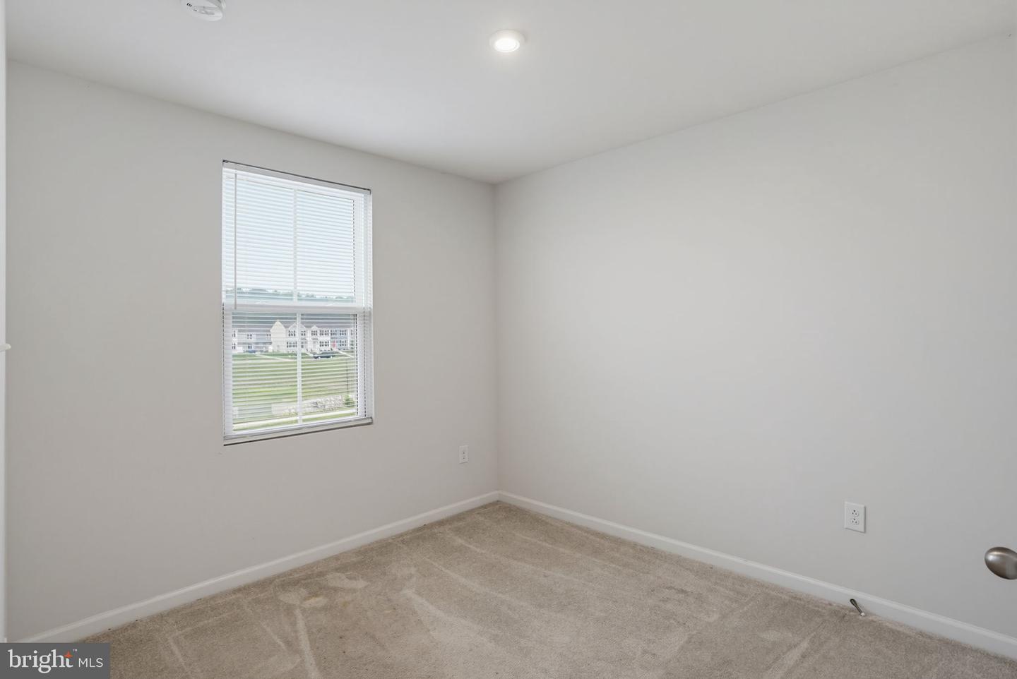12084 Geyer Ave Property Photo 28