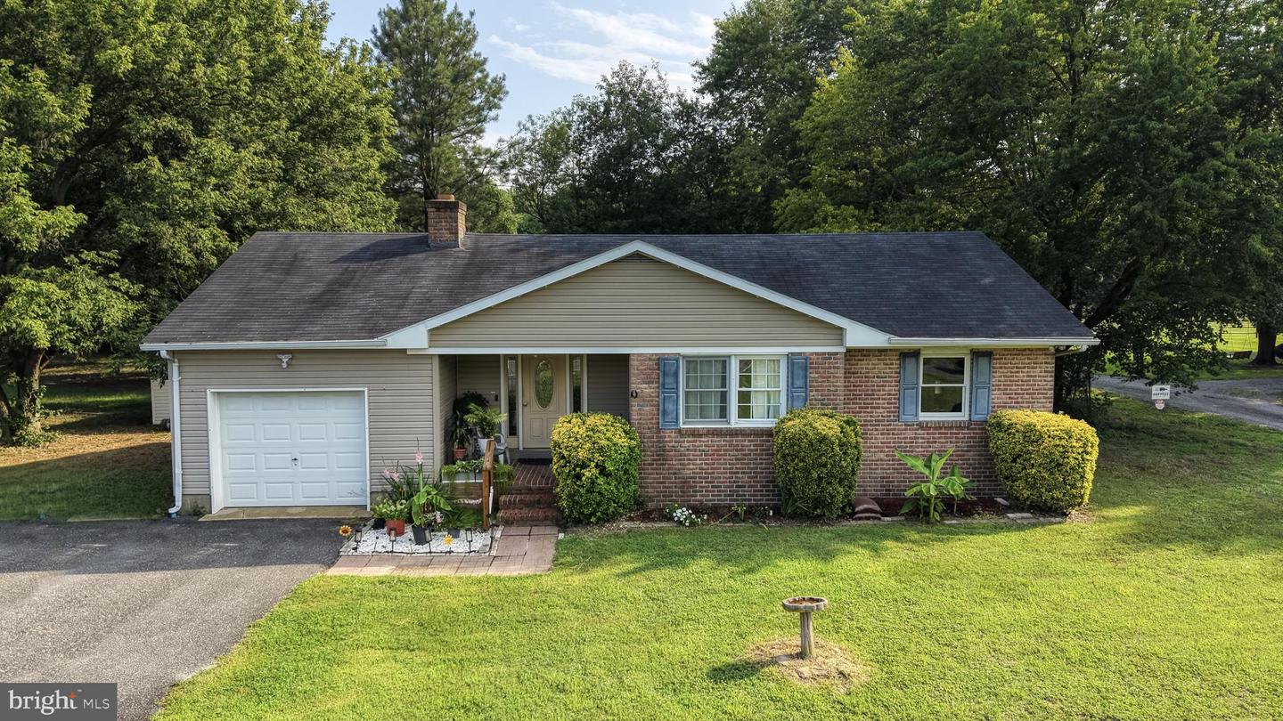 16384 Abbotts Pond Rd Property Photo 1