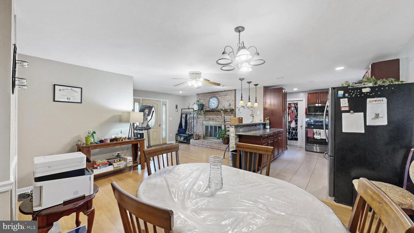 16384 Abbotts Pond Rd Property Photo 7