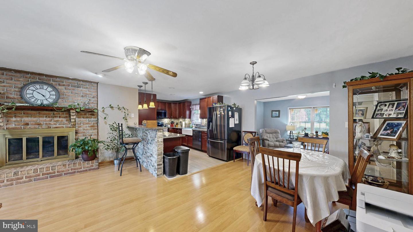 16384 Abbotts Pond Rd Property Photo 8