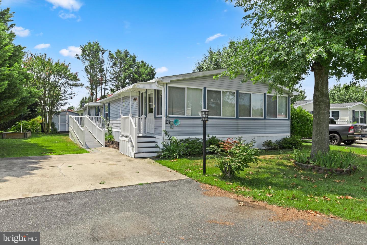13 Devon Ln Property Photo 1