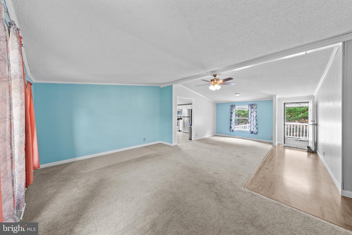 13 Devon Ln Property Photo 10