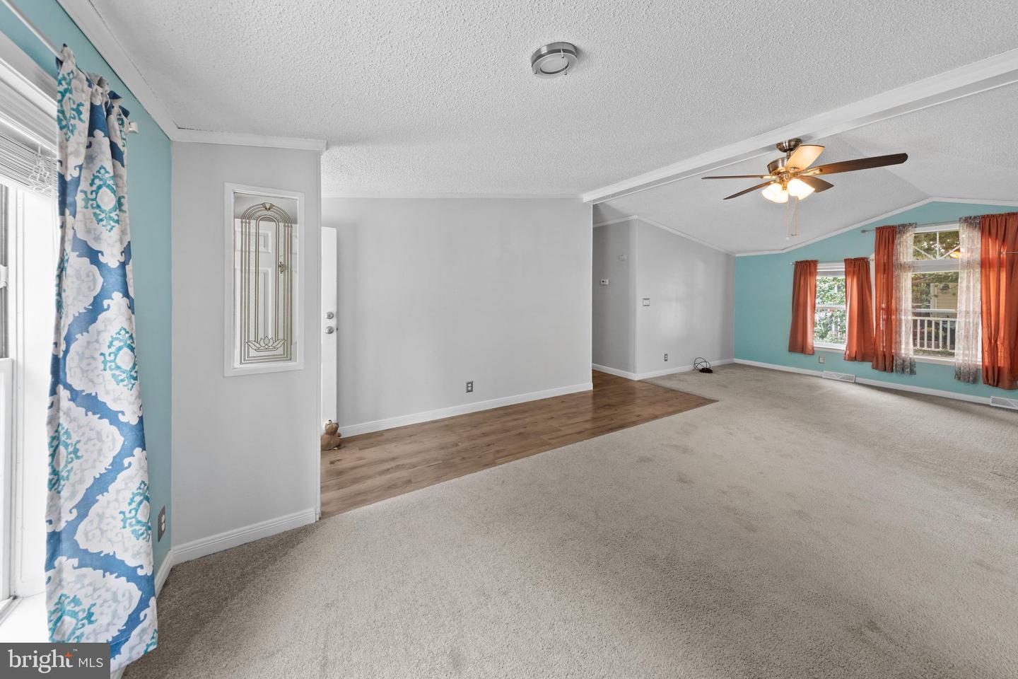 13 Devon Ln Property Photo 12