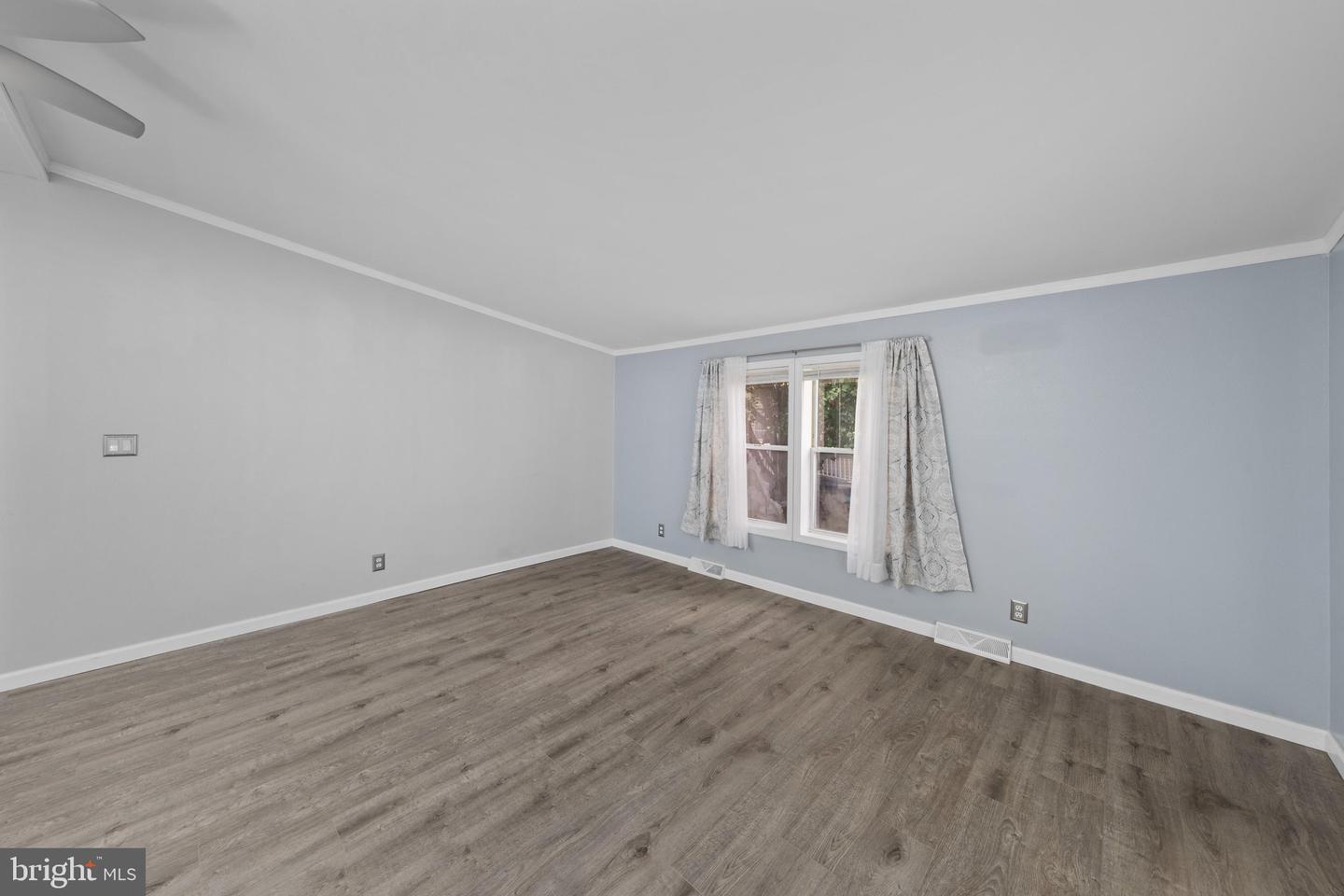 13 Devon Ln Property Photo 15