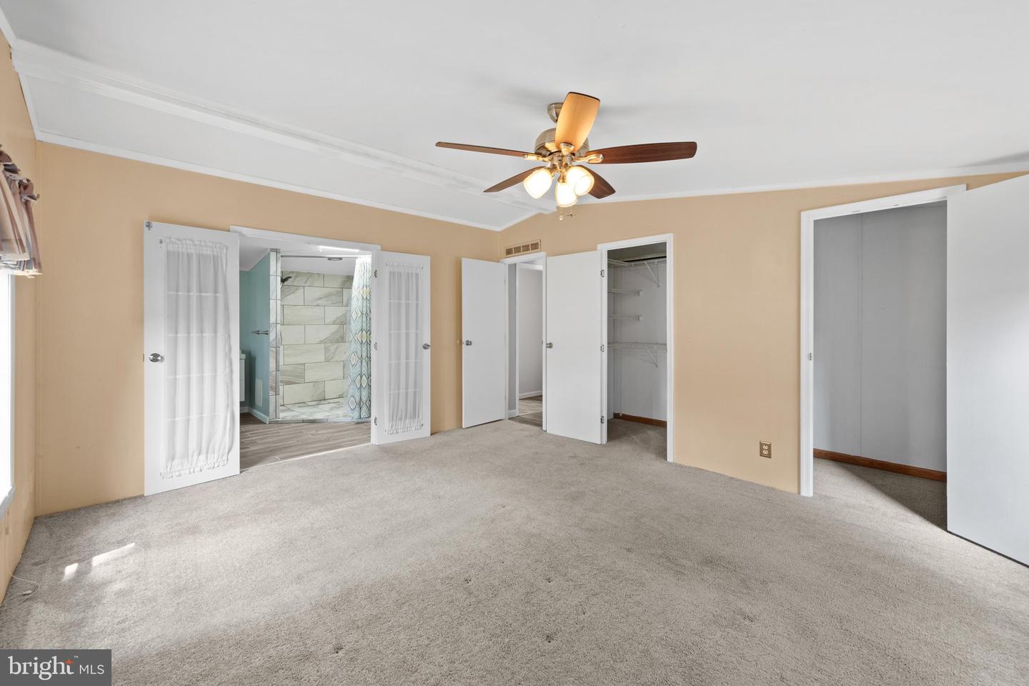 13 Devon Ln Property Photo 17