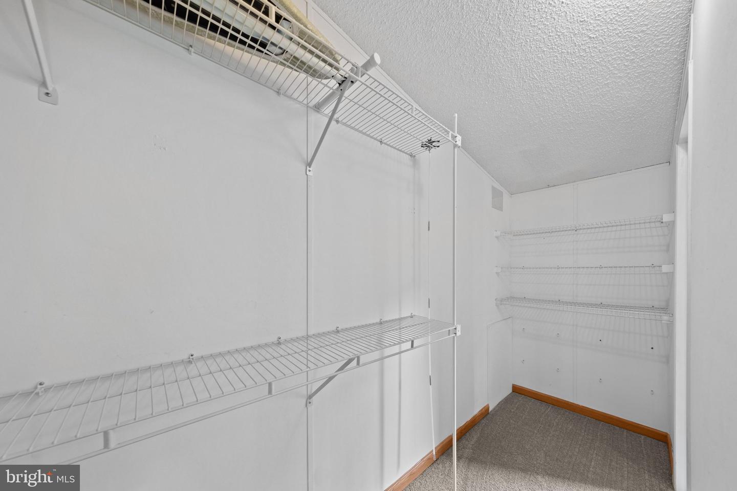 13 Devon Ln Property Photo 18