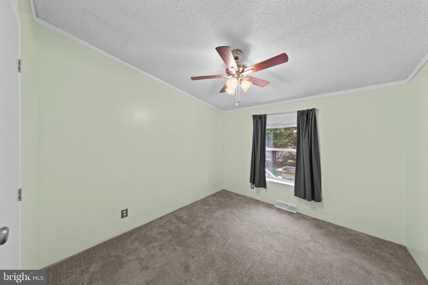 13 Devon Ln Property Photo 21