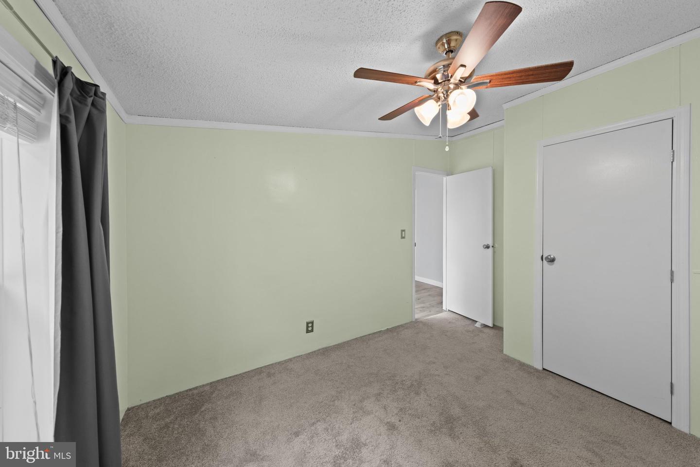 13 Devon Ln Property Photo 22