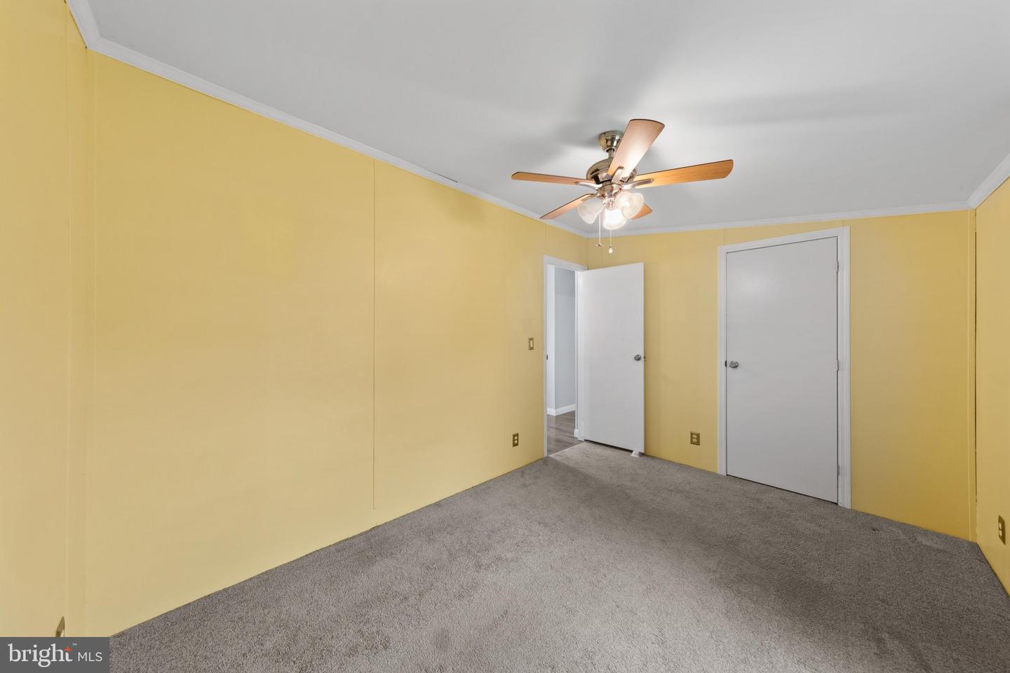 13 Devon Ln Property Photo 27