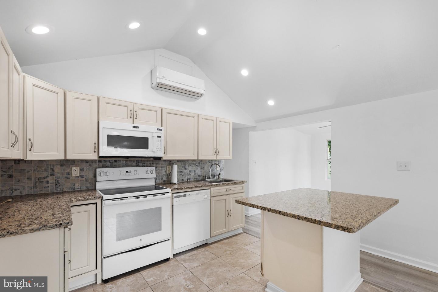 19592 Prince St #3428 Property Photo 8