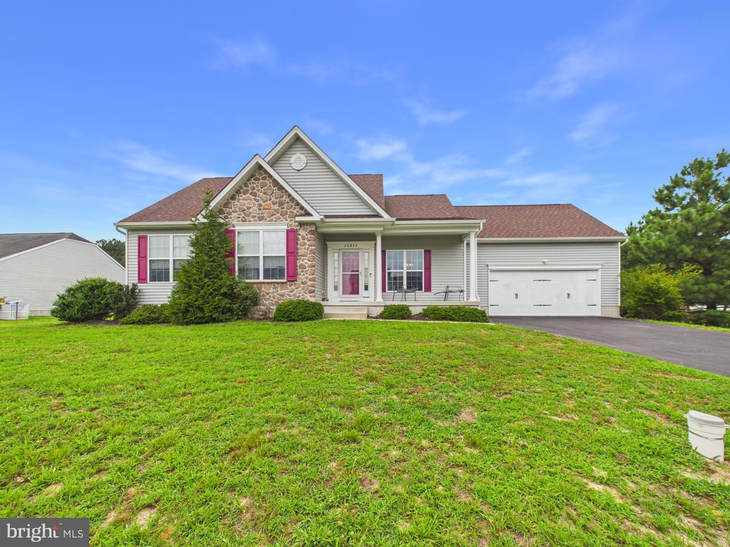 25952 Country Meadows Dr Property Photo 1