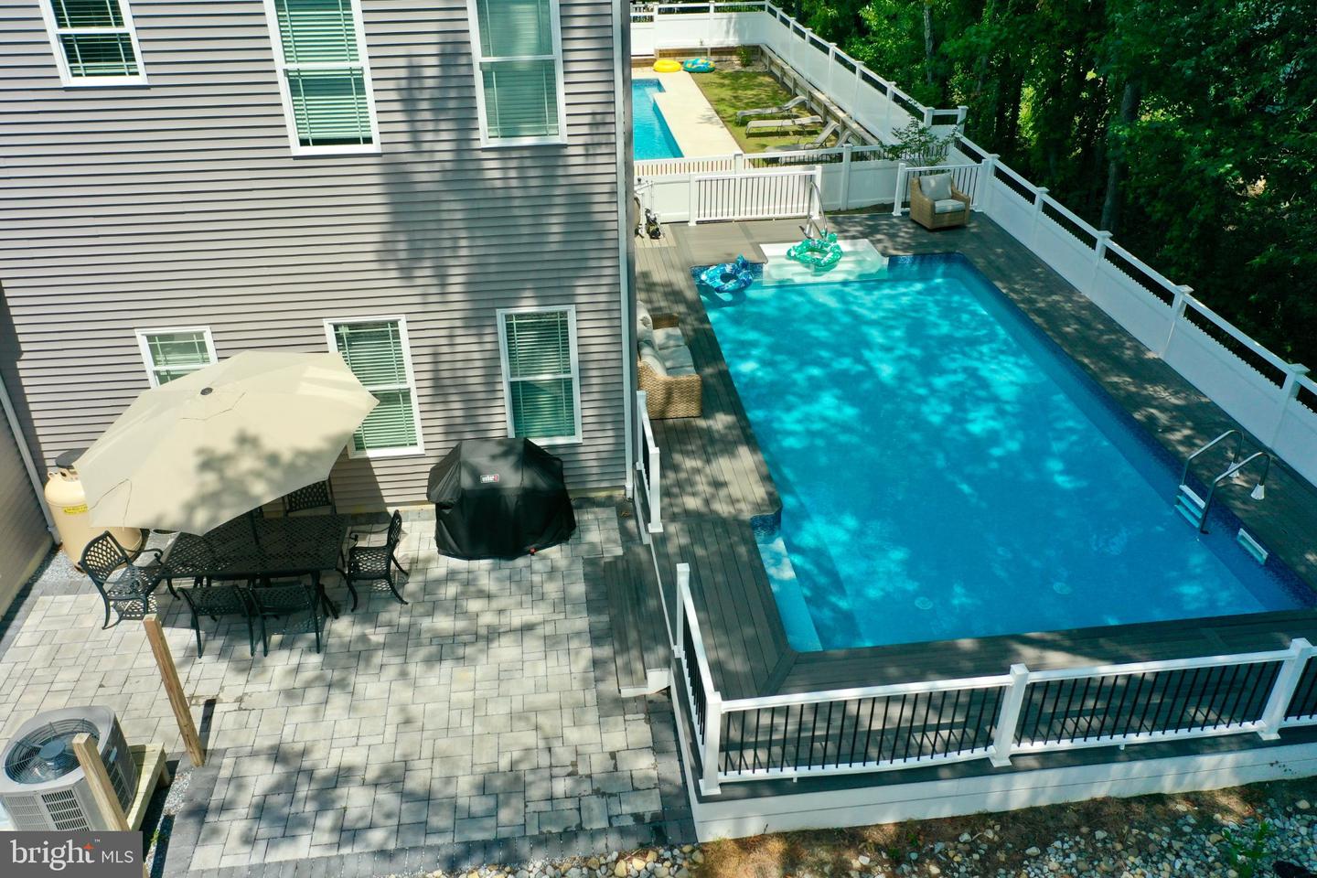 975 Hawksbill St Property Photo 5