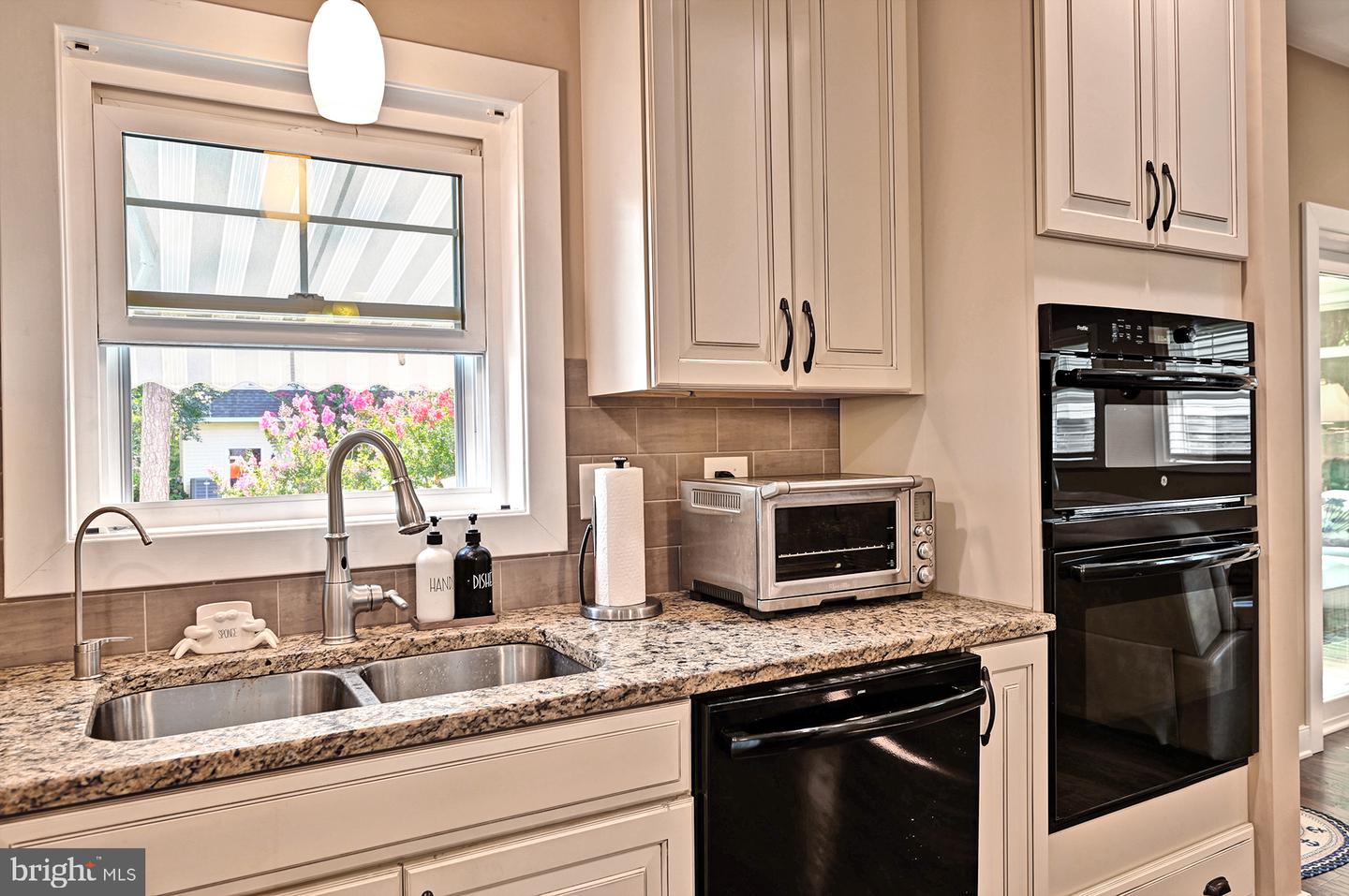 25 Cleveland Ave Property Photo 15