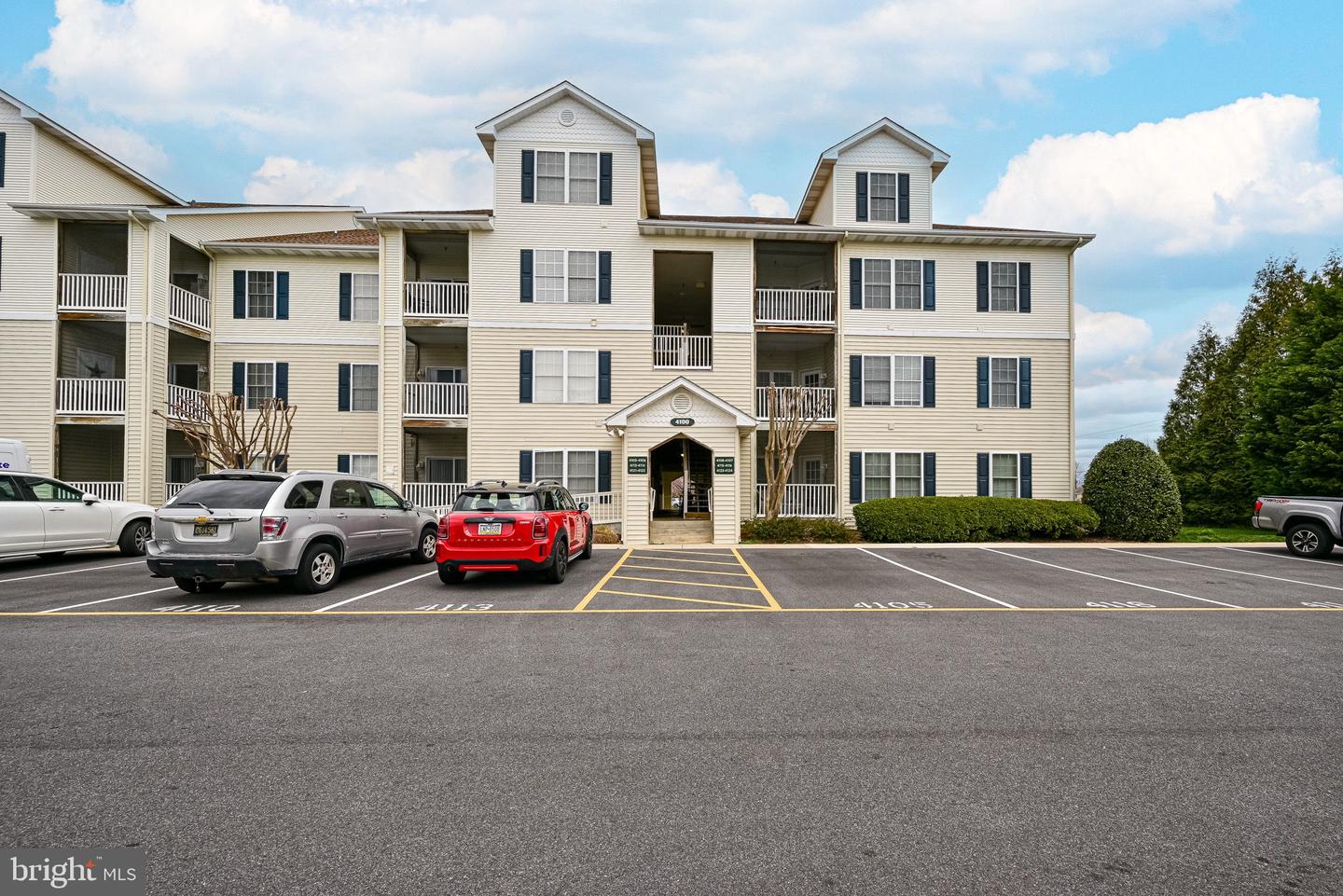 4100 Sandpiper Dr #4105 Property Photo 1
