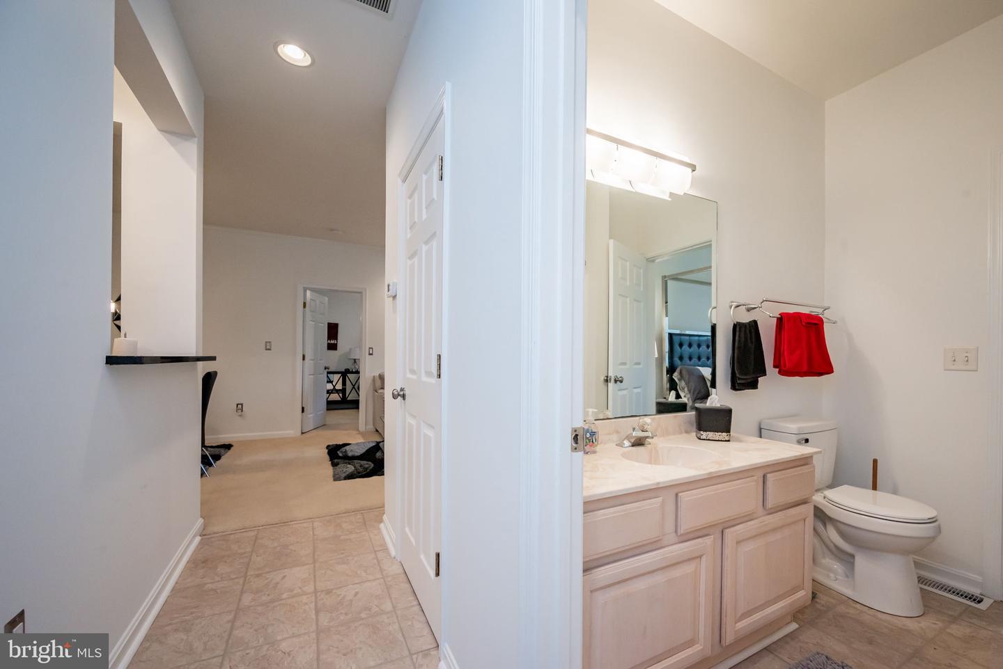 4100 Sandpiper Dr #4105 Property Photo 7