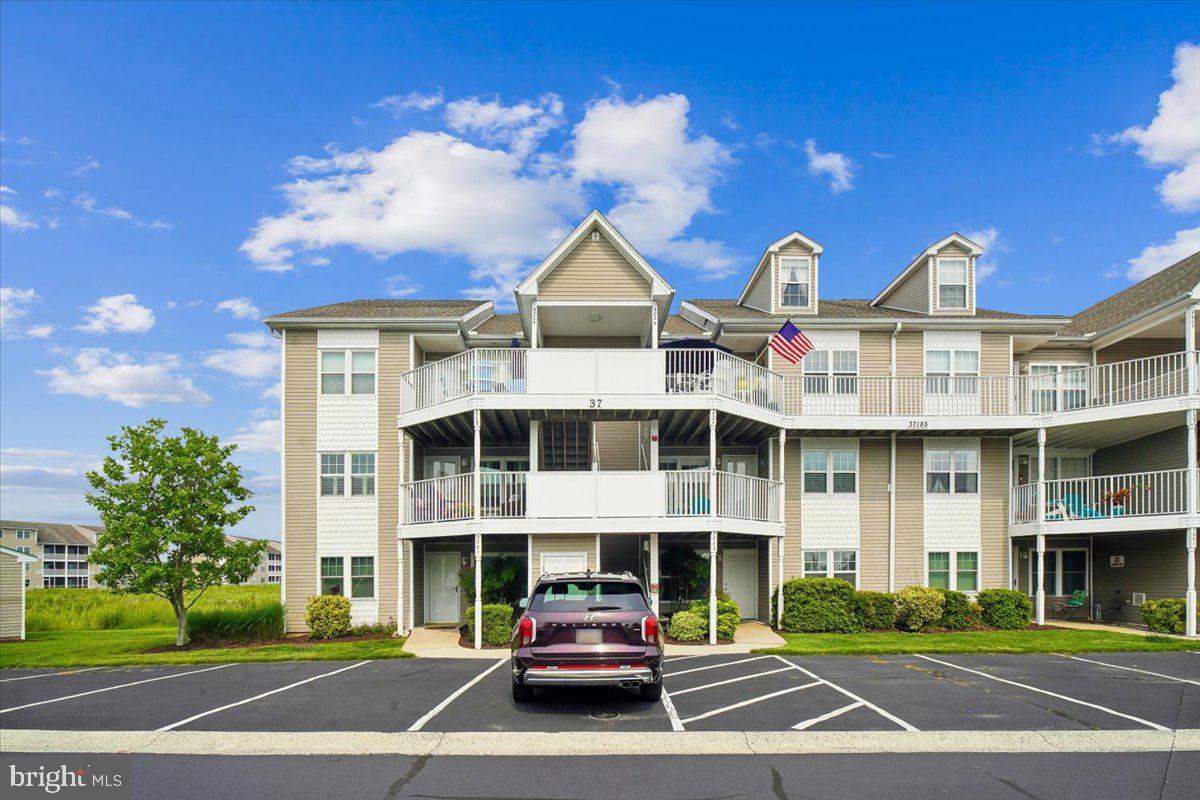 37185 HARBOR DR #3706