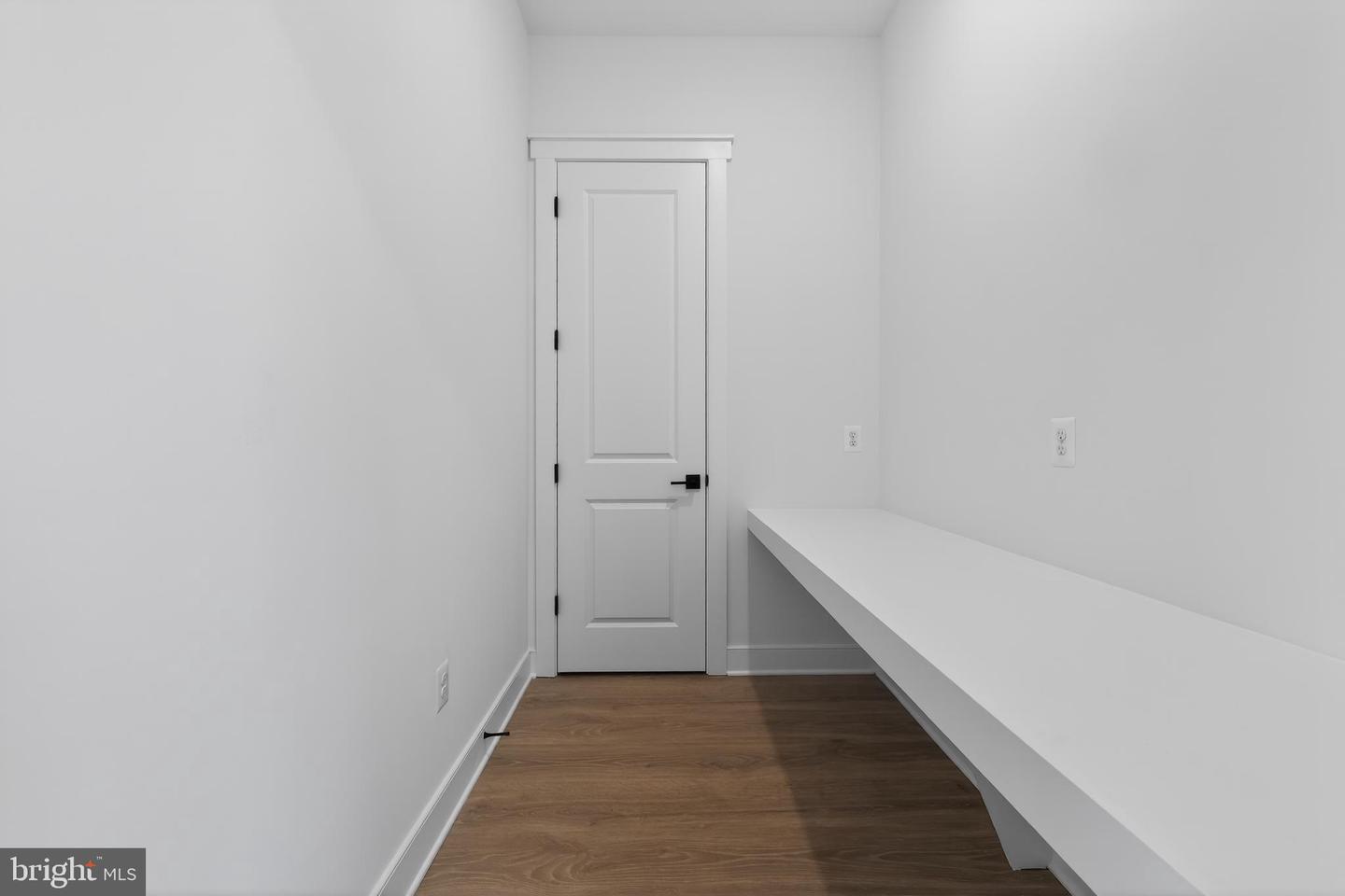11733 Shrewsbury Ter Property Photo 2