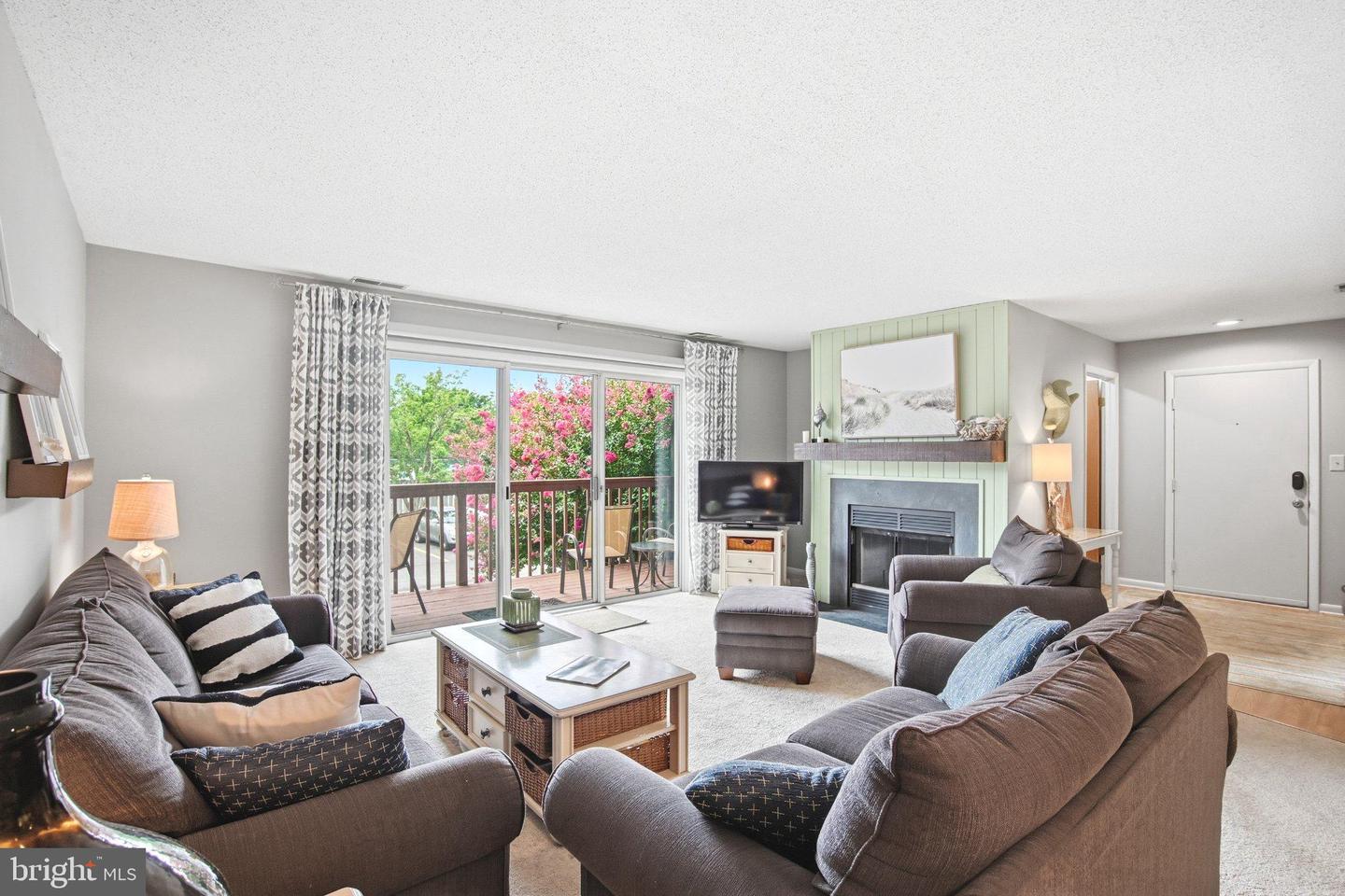 250 Sea Eagle Dr #8 Property Photo 1