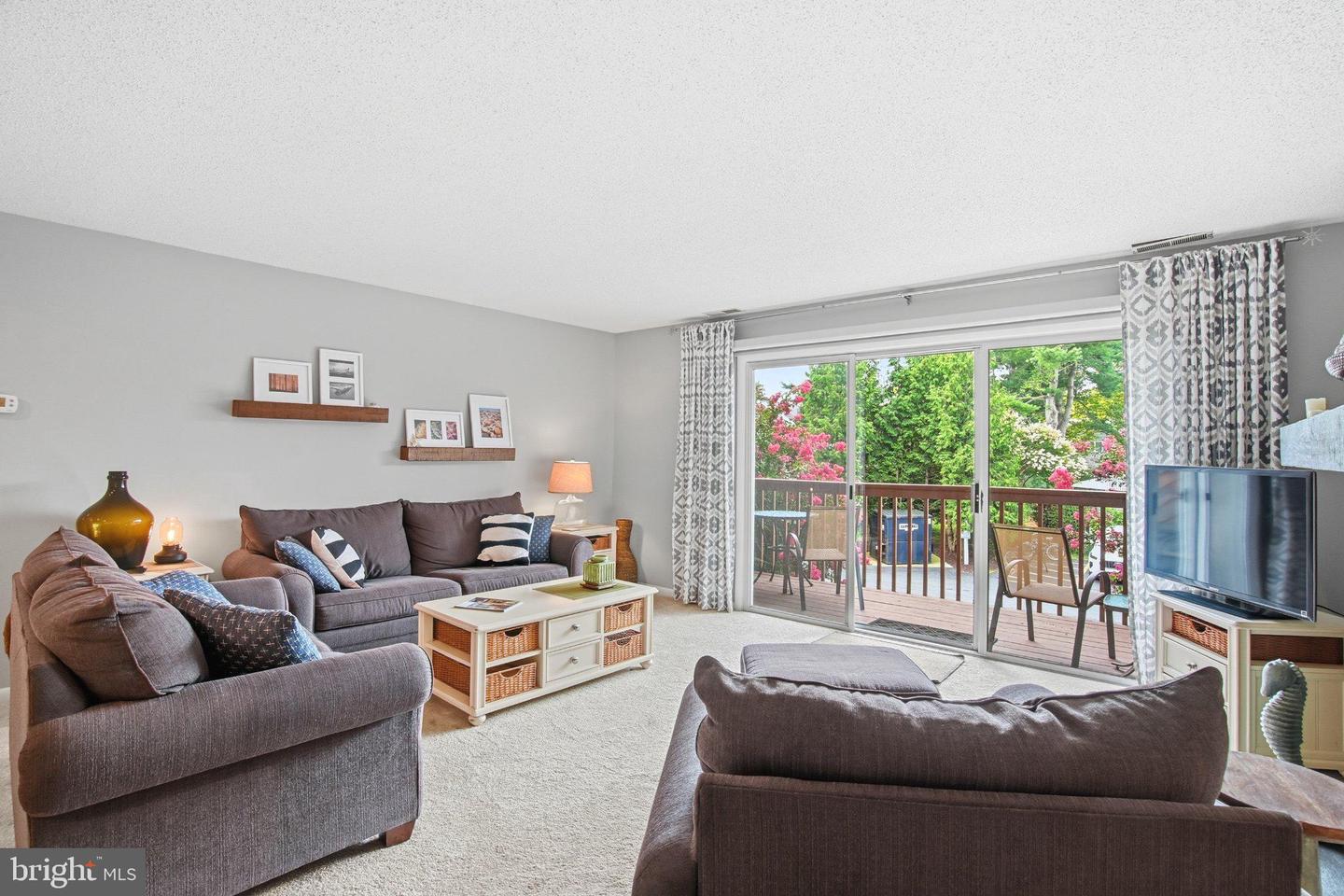 250 Sea Eagle Dr #8 Property Photo 3