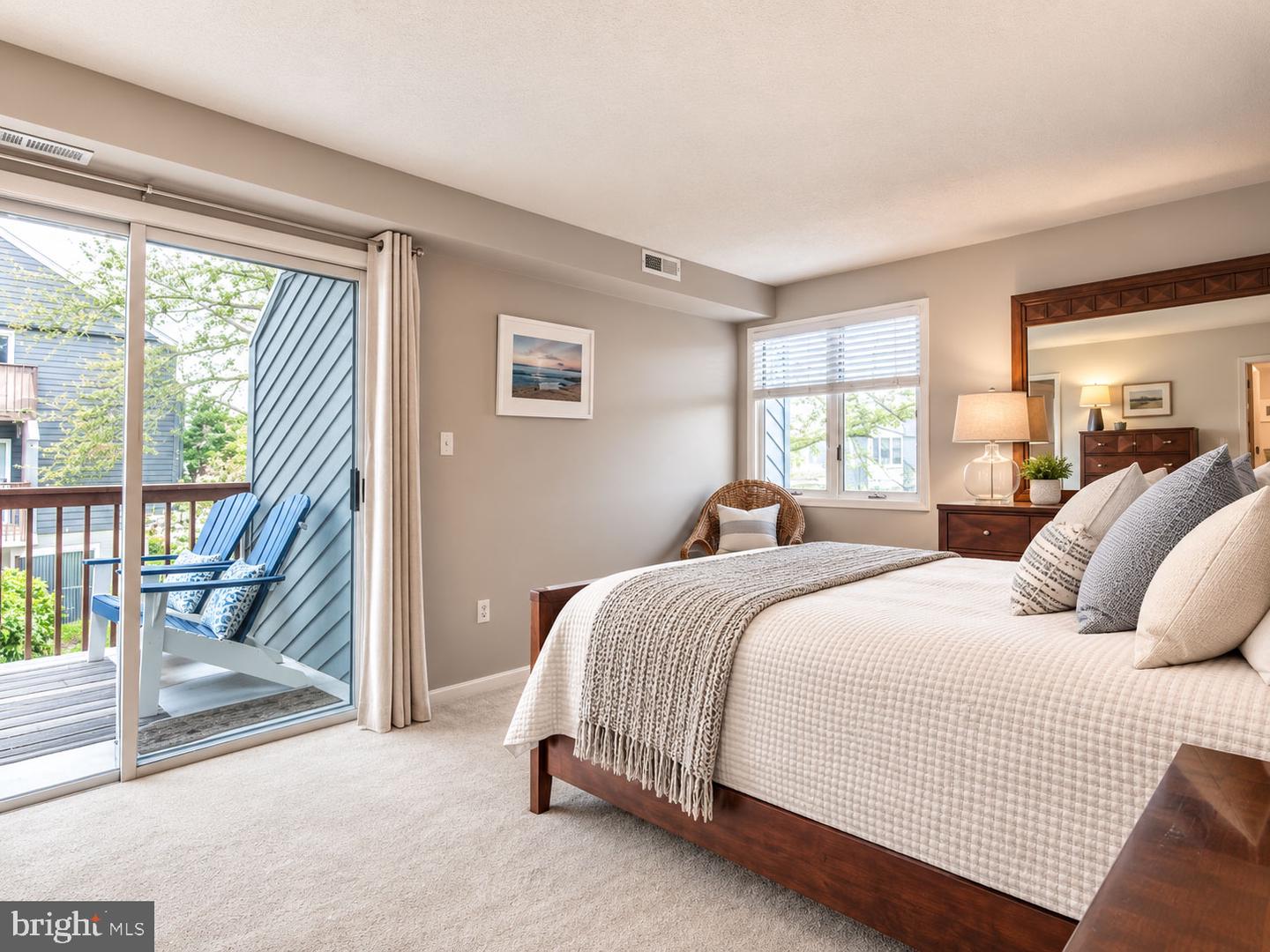 250 Sea Eagle Dr #8 Property Photo 12