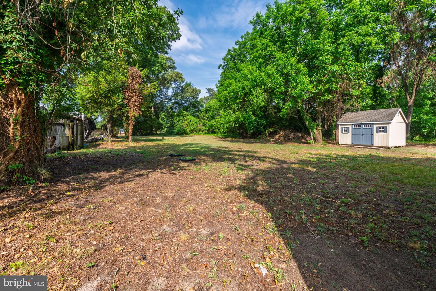 25316 E 2nd St Property Photo 22